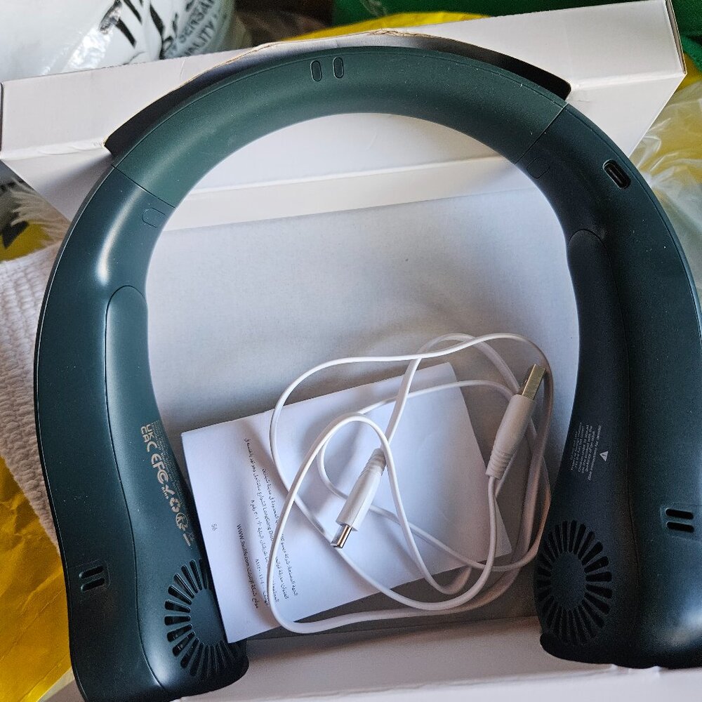Portable neck fan